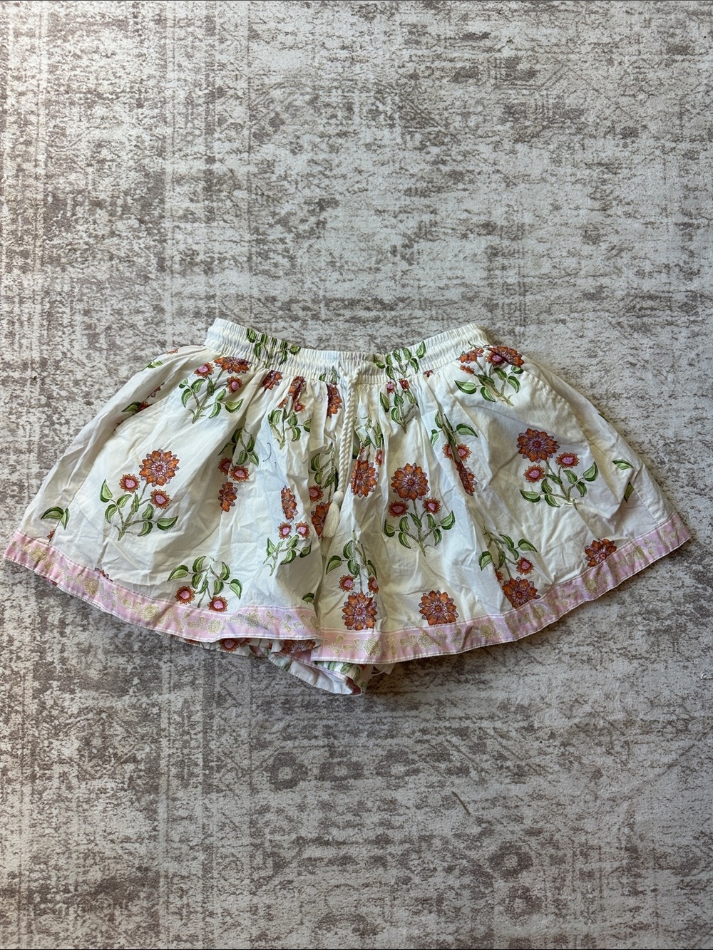 NWOT Old Navy White Floral Women’s Shorts with Pink Hem